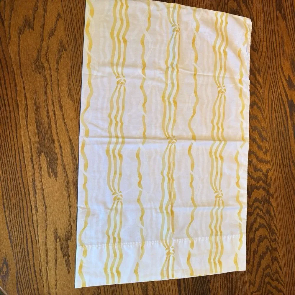 VTG Martha Stewart Pillowcase Standard White/Yellow 180 Thread Count 50% Cotton